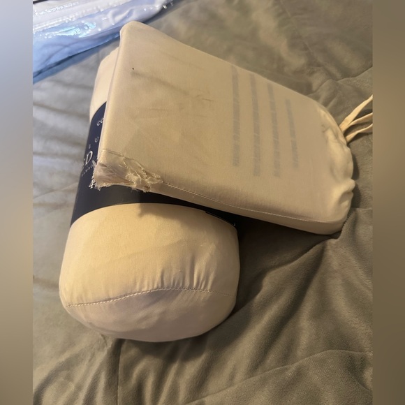 Cream Luxury king Sheet Set w/2 extra cases - Picture 5 of 6